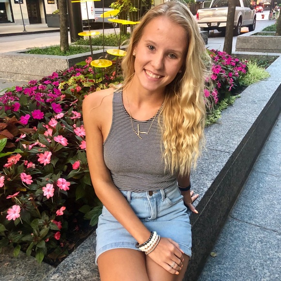 Meet your Posher, Keri - Picture 1 of 1